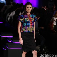 Kinanti by Rossa Star on Famous Indonesia Fashion Week 2016. at Jakarta Convention Center. Senayan. Jakarta. [Foto: Mohamamd Abduh/Wolipop]