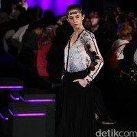 Kinanti by Rossa Star on Famous Indonesia Fashion Week 2016. at Jakarta Convention Center. Senayan. Jakarta. [Foto: Mohamamd Abduh/Wolipop]