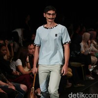 Jajaka by Ivan Gunawan Star on Famous Indonesia Fashion Week 2016. at Jakarta Convention Center. Senayan. Jakarta. [Foto: Mohamamd Abduh/Wolipop]