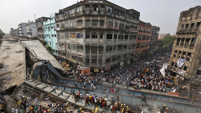 Jalan Layang Ambruk, 9 Pejabat Kontraktor India Ditangkap