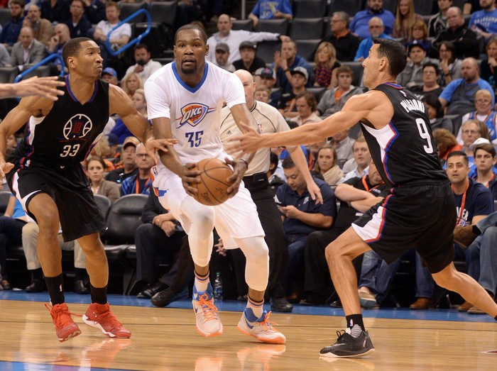 Durant-Westbrook Bantu Thunder Menang Tipis atas Clippers