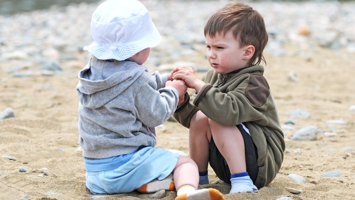 Ketika Anak Dipukul Temannya, Bagaimana Cara Tepat Menyikapinya?
