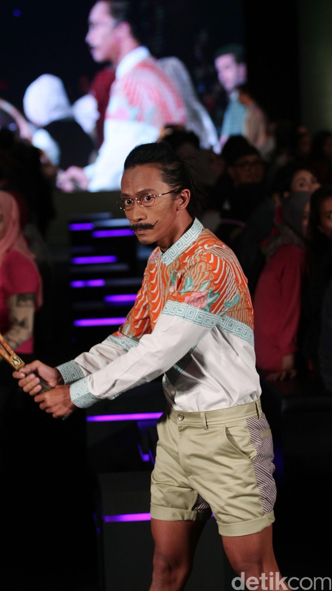 Jajaka by Ivan Gunawan Star on Famous Indonesia Fashion Week 2016. at Jakarta Convention Center. Senayan. Jakarta. [Foto: Mohamamd Abduh/Wolipop]