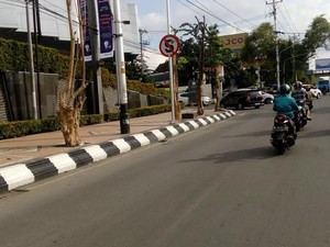 Cling! Separator yang Batasi Jl Pemuda Semarang Disingkirkan