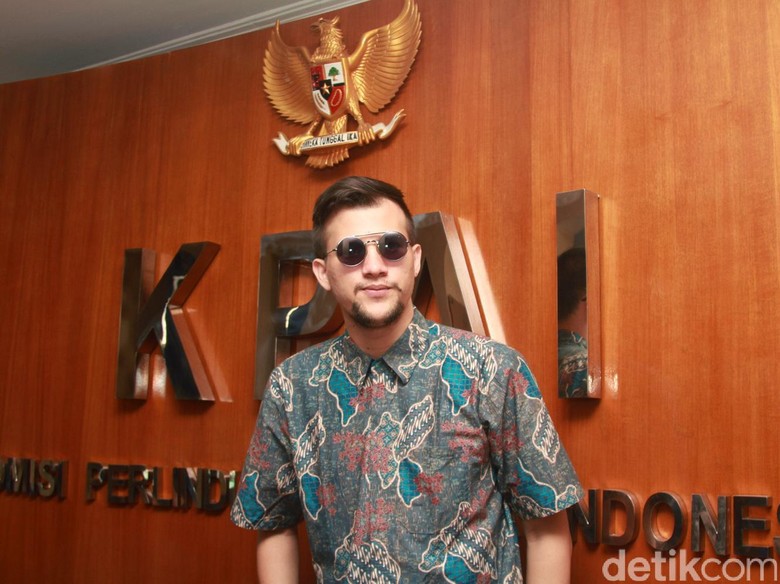 Dear Risty Tagor, Stuart Collin Ingin Ketemu Anaknya Nih Dear Risty Tagor, Stuart Collin Ingin Ketemu Anaknya Nih