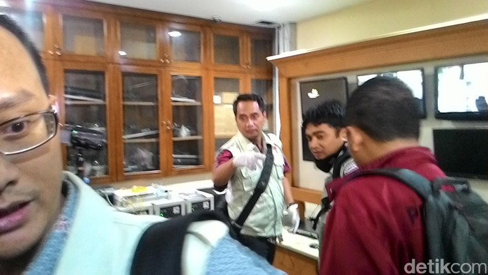 Penyidik KPK Geledah Ruangan M Taufik di Gedung DPRD DKI