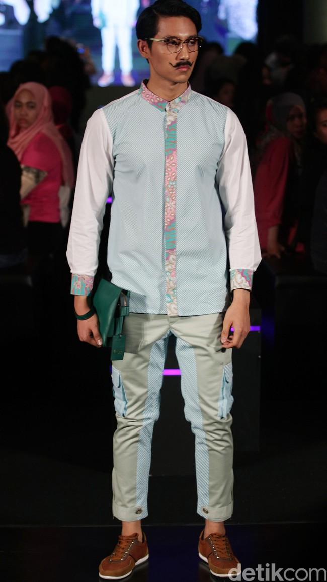 Jajaka by Ivan Gunawan Star on Famous Indonesia Fashion Week 2016. at Jakarta Convention Center. Senayan. Jakarta. [Foto: Mohamamd Abduh/Wolipop]
