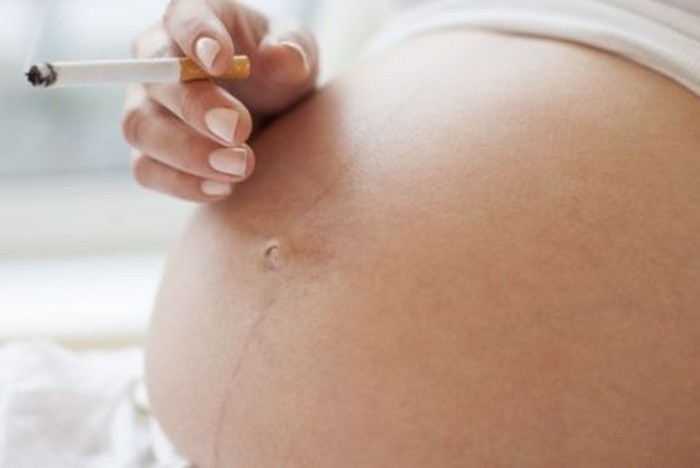 Merokok Saat Hamil Bisa Ubah DNA Bayi