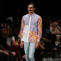 Jajaka by Ivan Gunawan Star on Famous Indonesia Fashion Week 2016. at Jakarta Convention Center. Senayan. Jakarta. [Foto: Mohamamd Abduh/Wolipop]