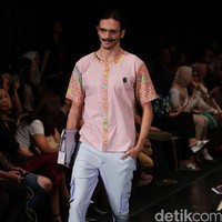 Jajaka by Ivan Gunawan Star on Famous Indonesia Fashion Week 2016. at Jakarta Convention Center. Senayan. Jakarta. [Foto: Mohamamd Abduh/Wolipop]