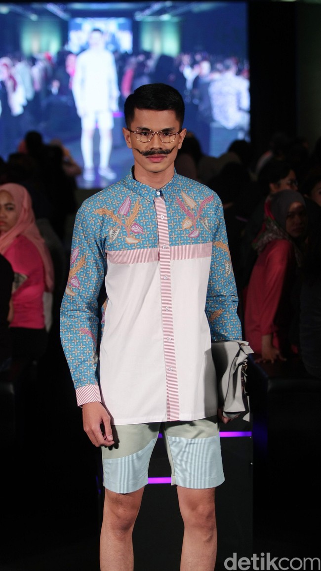 Jajaka by Ivan Gunawan Star on Famous Indonesia Fashion Week 2016. at Jakarta Convention Center. Senayan. Jakarta. [Foto: Mohamamd Abduh/Wolipop]