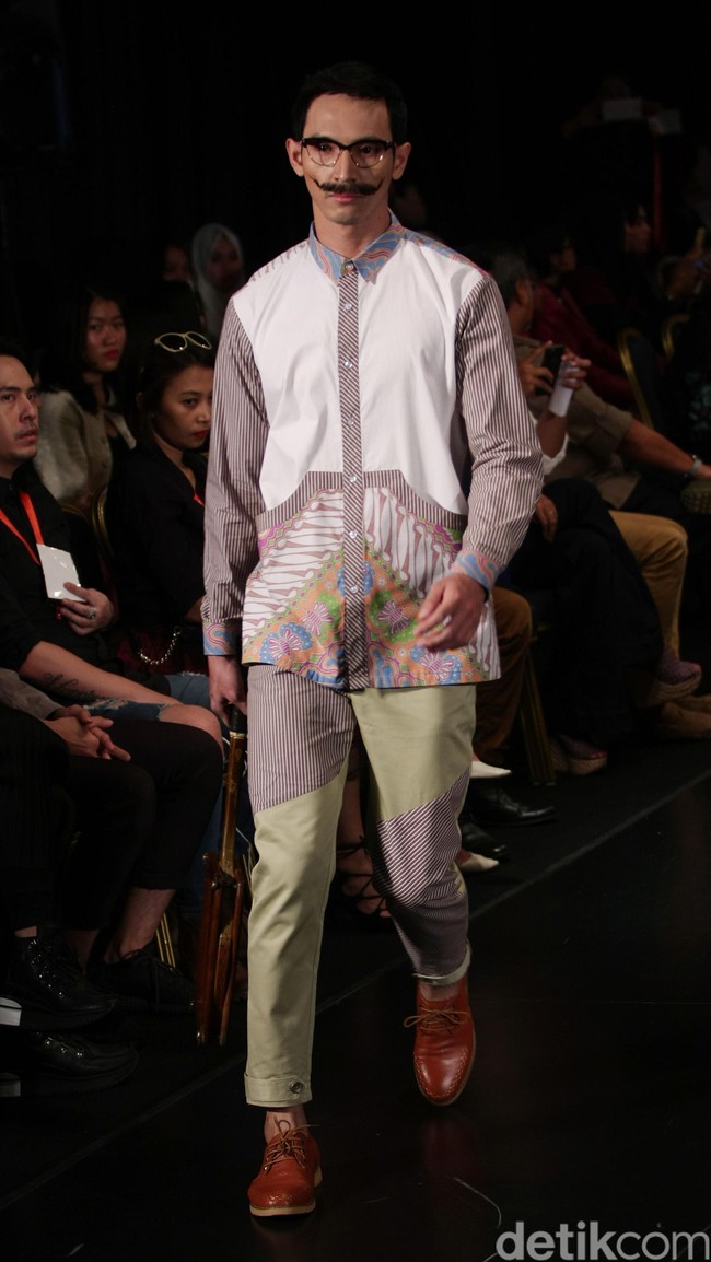 Jajaka by Ivan Gunawan Star on Famous Indonesia Fashion Week 2016. at Jakarta Convention Center. Senayan. Jakarta. [Foto: Mohamamd Abduh/Wolipop]