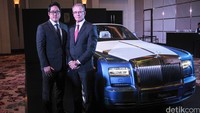 General Manager Rolls-Royce Motor Cars Asia Pacific David Kim dan COO Eurokars Group of Companies Christer Ekberg di sela acara media gathering dalam rangka pengembangan program Bespoke dari Rolls-Royce.