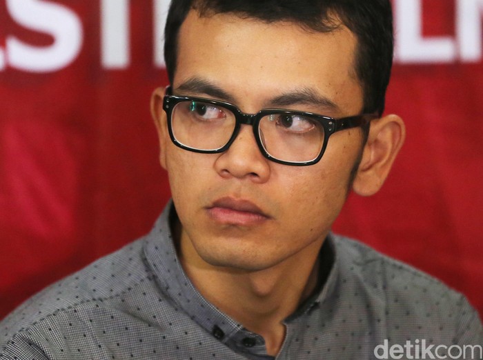 Peneliti di Pusat Studi Hukum dan Kebijakan (The Indonesian Center for Law and Policy Studies)