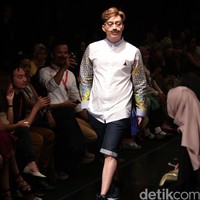 Jajaka by Ivan Gunawan Star on Famous Indonesia Fashion Week 2016. at Jakarta Convention Center. Senayan. Jakarta. [Foto: Mohamamd Abduh/Wolipop]