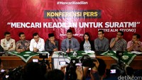 PP Muhammadiyah, Komnas HAM, LBH Jakarta, PSHK, KontraS, dan ICW menggelar jumpa pers Mencari Keadilan untuk Suratmi di kantor PP Muhammadiyah, Jl Menteng Raya, Jakarta Pusat, Jumat (1/3/2016).