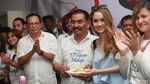 Cinta Laura yang Makin Hot