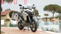 Untuk penggerak, Multistrada 1200 Enduro menggusung mesin Ducati Testastretta DVT L-Twin silinder dengan tenaga maksimum 160 HP/9500 RPM. Torsi maksimum yang didapat motor ini 136 Nm (13.9 kgm) pada 7.500 RPM. Foto: Ducati