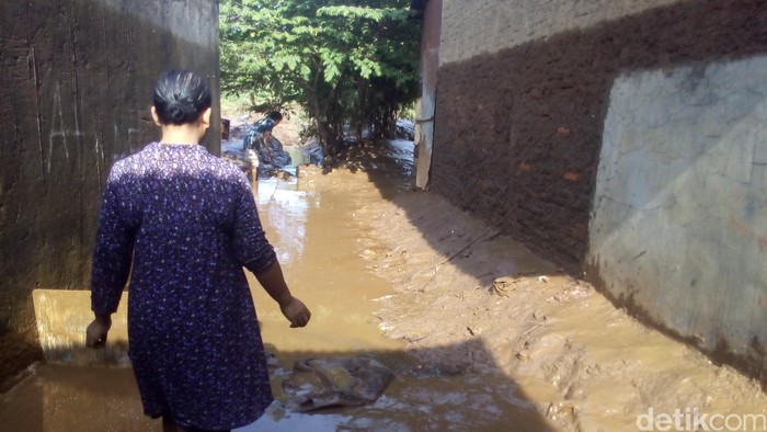 Banjir Landa Pemukiman di Pondok Labu dan Jagakarsa