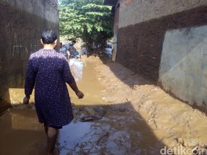 Banjir Landa Pemukiman di Pondok Labu dan Jagakarsa