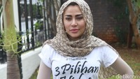 Beginilah penampilan Cinta dua tahun lalu. Ia sudah mulai mengenakan kerudung. Foto: Gus Mun