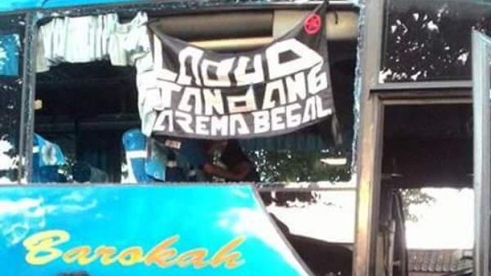 Bus yang Bawa Aremania Dilempari Batu di Dekat Sragen