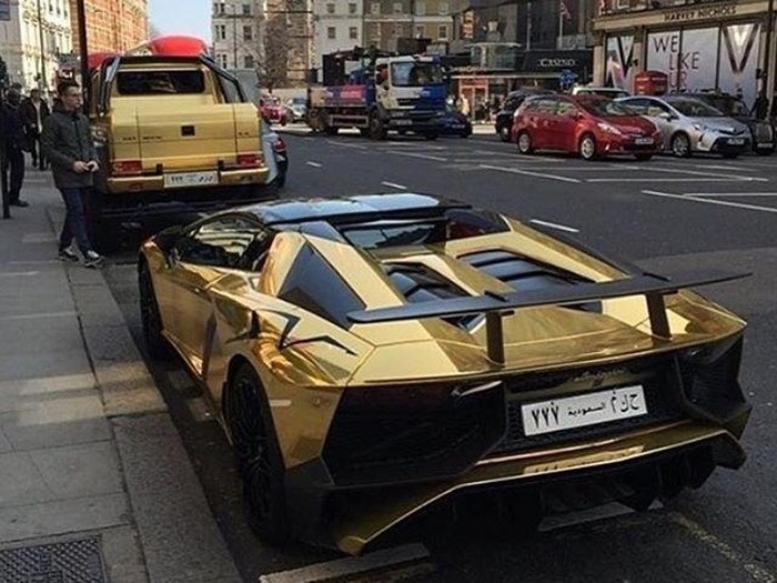 Ketika Mobil Mewah Milik Miliarder Arab Mejeng di Eropa