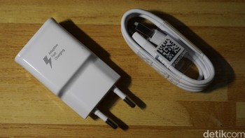 Galaxy S7 sendiri mendukung standar Quick Charge 2.0 milik Qualcomm, termasuk pada varian dengan prosesor Exynos. Foto: detikINET - Anggoro Suryo Jati