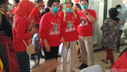 Menkes Nila Moeloek dan Gubernur DKI Jakarta Basuki Tjahja Purnama memperingati Hari Tuberkulosis Sedunia di Rumah Susun Marunda, Jakarta Utara.