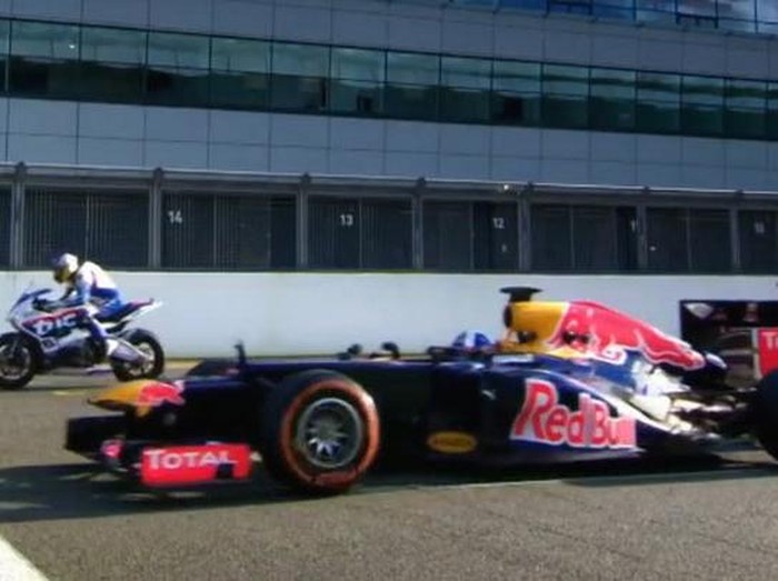 Mobil Formula 1 Vs Motor Balap BMW, Siapa yang Lebih Unggul?