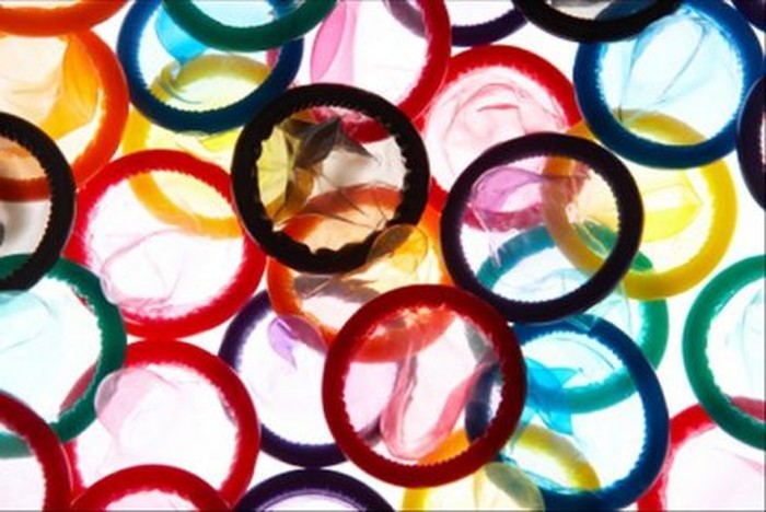 Aktivis AIDS Australia Ditahan di Bandara Denpasar karena Bawa 720 Kondom