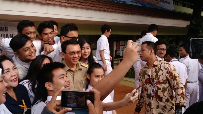 Belum Beli Komputer, Mayoritas Sekolah di Jakarta Ujian Pakai Kertas dan Pensil