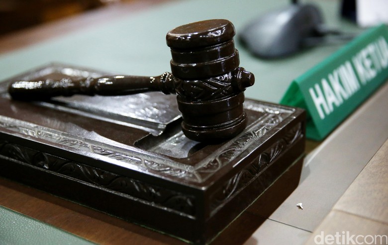 Misteri Keberadaan Hakim Pebinor yang Tiba-tiba Tak Ngantor Misteri Keberadaan Hakim Pebinor yang Tiba-tiba Tak Ngantor