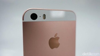 Sepertinya Apple hanya memberlakukan penjualan spesial terhadap iPhone SE ini di Amerika Serikat dan tujuan utamanya untuk menghabiskan stok yang masih ada. Foto: detikINET/afr