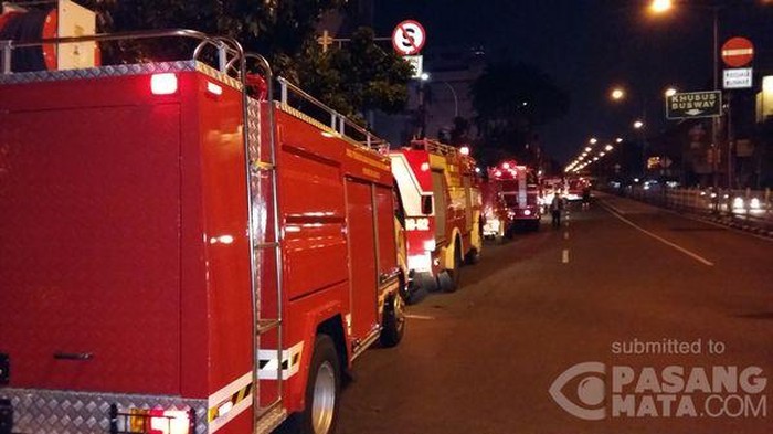 1 Rumah Terbakar di Bidaracina, 4 Damkar Diturunkan