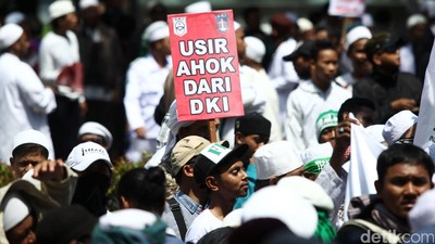 Aksi Demo Soal Ahok di Gedung KPK