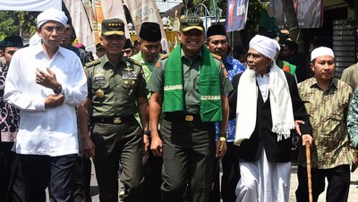Panglima TNI di Ponpes Qamarul Huda Bagu