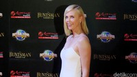 Charlize Theron sendiri mendapat 16,5 juta dollar pada tahun ini. Ia dikabarkan mendapatkan 10 juta dollar berkat perannya di film The Hunstman: Winters War. Devy Octafiani/detikHOT