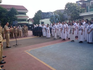 Ahok Sambangi Siswa SMAN 30 Jakarta di Hari Pertama Ujian Nasional
