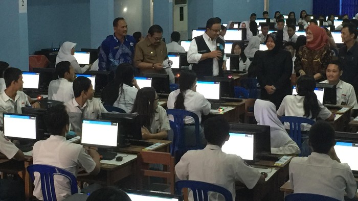 Mendikbud: Tidak Ada Kendala yang Mengganggu UN Berbasis Komputer