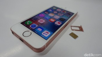 Lebih lanjut, pantauan terakhir detikINET menunjukkan bahwa stok dari ponsel tersebut sudah habis. Tidak ada keterangan lebih perihal keputusan Apple dalam menambah persediaan lagi atau tidak. Foto: detikINET/afr