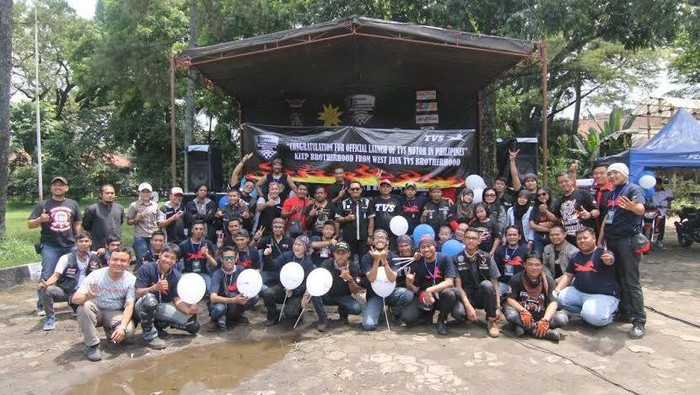 TVS Brotherhood Bersih-bersih Jalanan Bandung