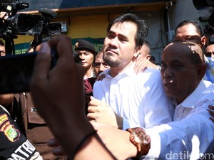Diperiksa Kejari, Saipul Jamil Berdendang Terus