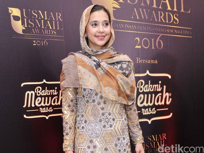 Ayu Azhari di ajang Usmar Ismail Awards di Balai Kartini, Jakarta Selatan.
