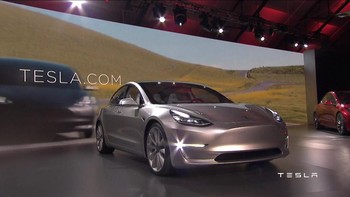 Mobil super canggih, Tesla Model 3 pun bisa dibeli mereka sebanyak 169 unit. Foto: Tesla Motors.