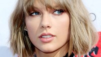 Kali ini Taylor tidak memakai lipstik yang mencolok. Frederick M. Brown/Getty Images for iHeartRadio / Turner/detikFoto.