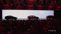 Kami tentunya melakukan diversifikasi produk dengan akan memperkenalkan varian Tesla paling terjangkau yaitu Tesla model 3 akhir agustus ini. Kisaran harganya akan jauh di bawah model S dan X, jelas Rudy.  Foto: Tesla Motors