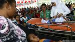 Jokowi Beri Bantuan ke Warga Manokwari