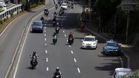 Sementara itu di kawasan lain terlihat sepi dan lengang.