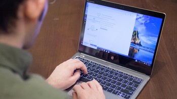 HP pertama kali memperkenalkan EliteBook Folio di ajang Consumer Electronics Show 2016 lalu. Foto: theverge